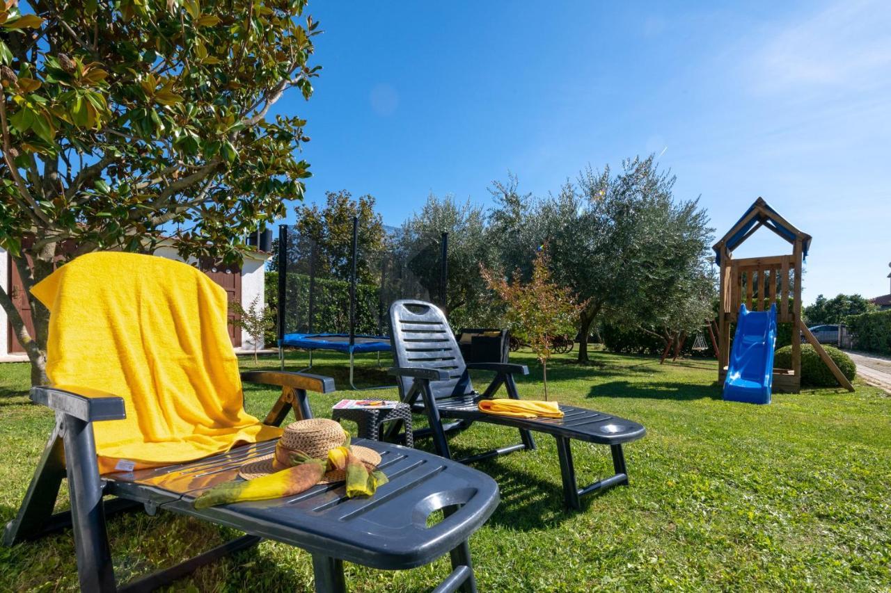 Villa Livia With Three Nice Apartments, Swimming Pool, Childrens Playground, Barbecue And Free Parking Ližnjan エクステリア 写真