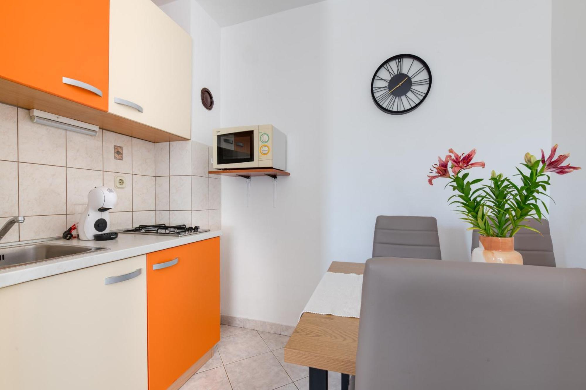 Villa Livia With Three Nice Apartments, Swimming Pool, Childrens Playground, Barbecue And Free Parking Ližnjan エクステリア 写真