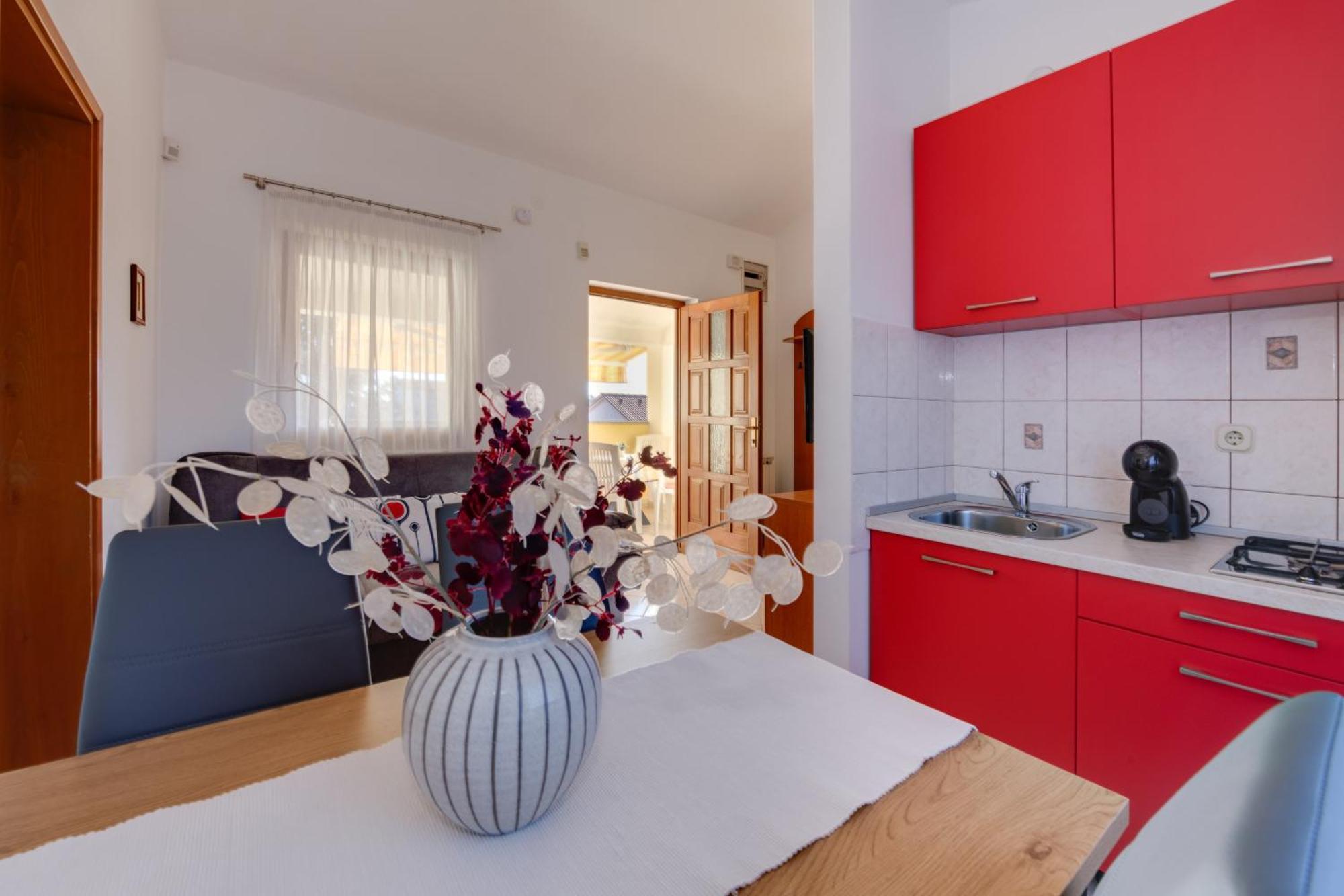 Villa Livia With Three Nice Apartments, Swimming Pool, Childrens Playground, Barbecue And Free Parking Ližnjan エクステリア 写真