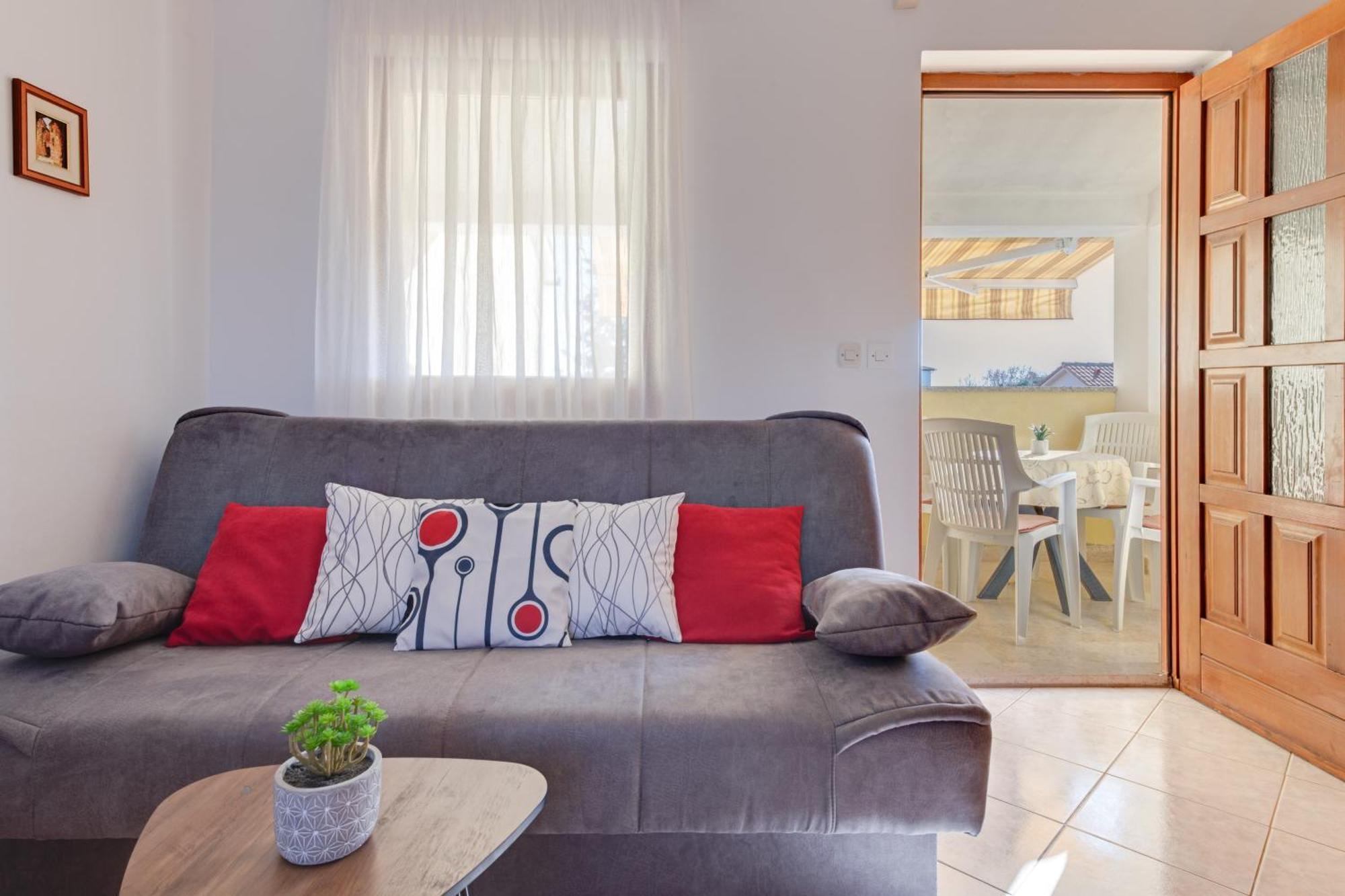 Villa Livia With Three Nice Apartments, Swimming Pool, Childrens Playground, Barbecue And Free Parking Ližnjan エクステリア 写真